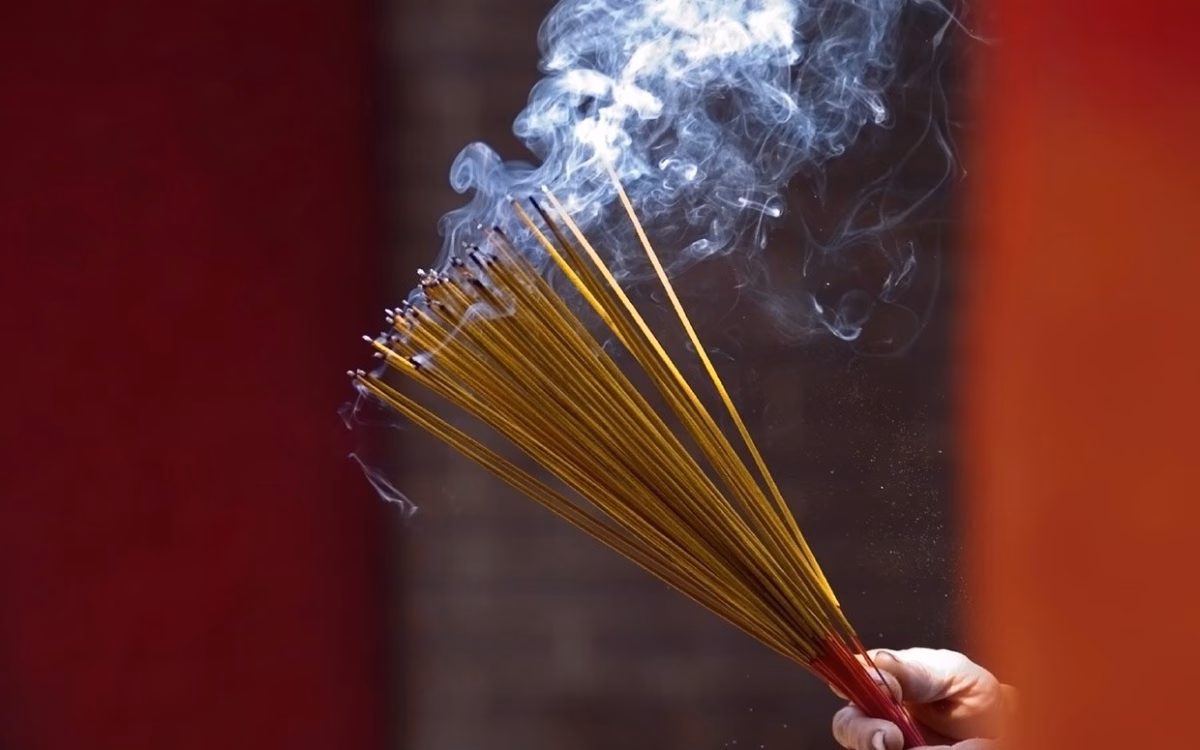 Văn khấn mùng 1 hàng tháng chuẩn vankhancung